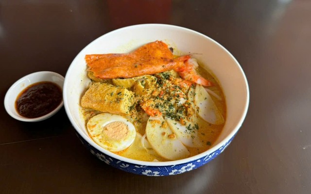 Lau Pa Sat - Ba Chor Me & Laksa