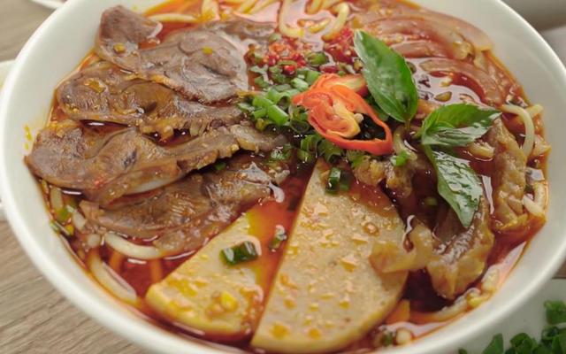 Bún Bò Huế & Cơm Rang Mai Trang