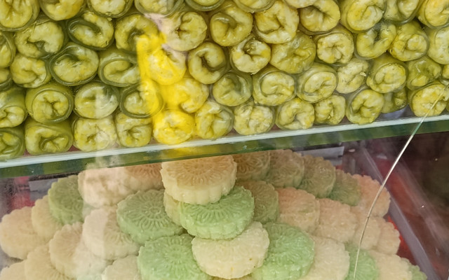 Lý Gia - Bánh Cuốn Ngọt & Khoai Mì Nướng - Tân Hòa Đông