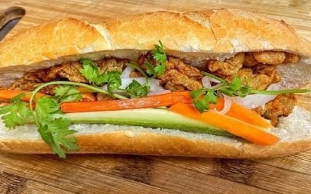 Cà Phê Ngân Ngân & Bánh Mì Chả Cá Má Hải