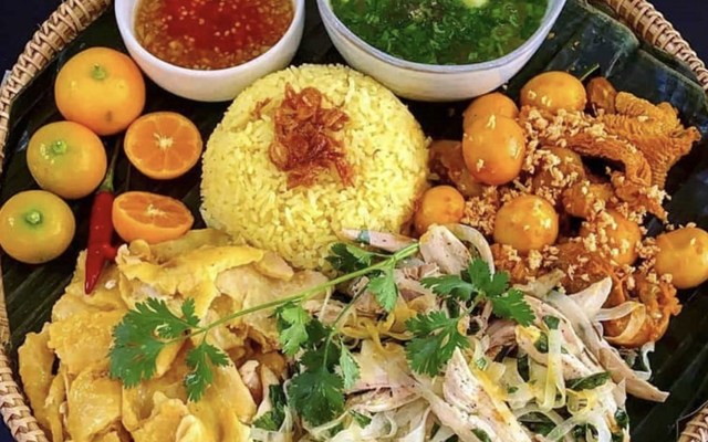 Cơm Gà Ta Tam Kỳ Ngọc Hồng - Nguyễn Duy Trinh