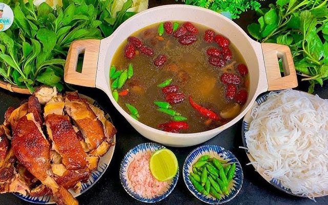 Thanh Bình Quán - Lẩu Gà Tiềm Ớt Hiểm