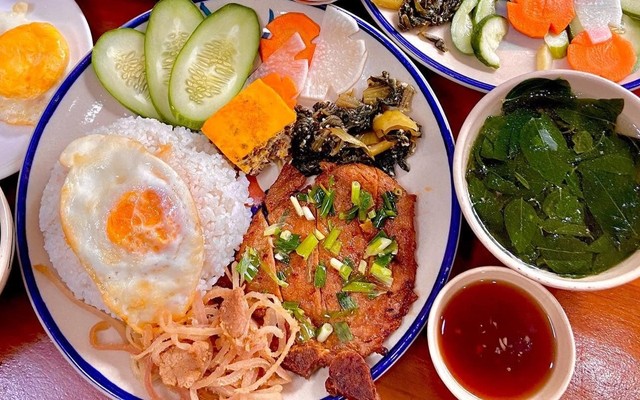 Cơm Tấm Thịt Nướng - 154 Trường Chinh