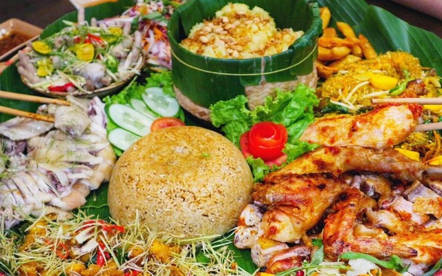 Lộc Đỉnh Quán - Gà Lên Mâm - 32 Khúc Hạo