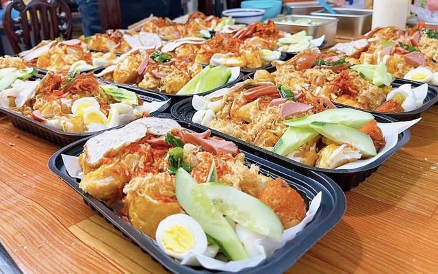 Bánh Mì Mờ Ê - Bánh Mì Muối Ớt & Bánh Tráng - 451 Đà Nẵng