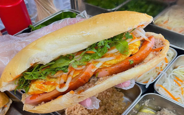 Bánh Mì Sài Gòn - 12 Triều Khúc
