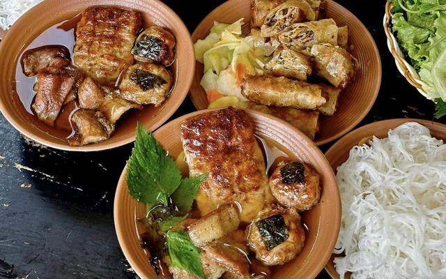 Tiệm Trà Hẻm Nhà Yumi