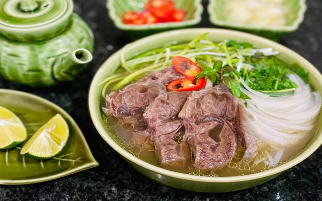 Hằng Phở Bò - Phở Bò Tái, Nạm Gầu & Bánh Mỳ Sốt Vang - Hồng Tiến