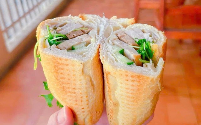Bánh Mì Chả Hà Nội & Bánh Mì Chả Cá Quy Nhơn - 98 Tôn Đức Thắng