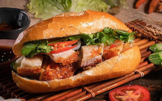 Lò Bánh Mì Heo Quay Lu Phước Xuyên