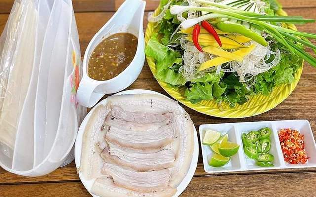 Tiệm Nhà Bé Út - Bánh Tráng Cuốn Thịt Heo, Bánh Mây Bồng Bềnh & Bánh Que Sữa Giòn