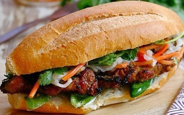 Bánh Mì Thịt Nướng - 93 Chế Lan Viên