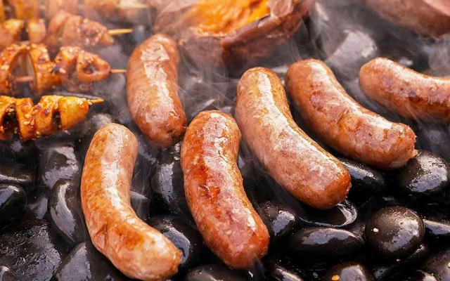 Ăn Vặt Túc Tắc - Lạp Xưởng Nướng Đá - Tân Thới Hiệp 21