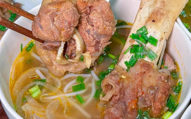 Cơm Gà Ta, Cà Phê & Giải Khát Võ Yến - Huỳnh Tấn Phát