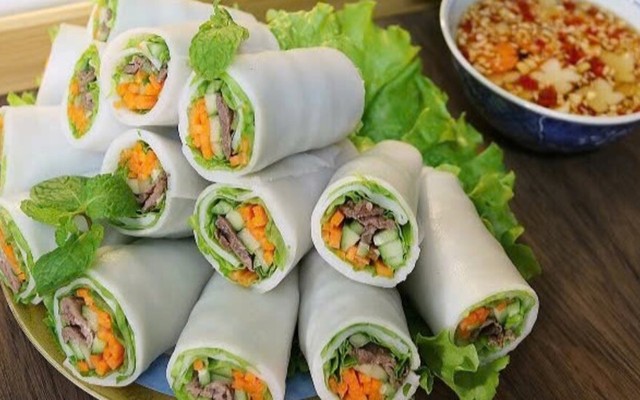 Quán Ăn Vặt Thạch Bàn - Phở Cuốn, Chân Gà Xả Tắc & Gà Ủ Muối