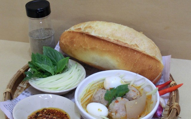 Bánh Mì Khói - Huỳnh Văn Bánh