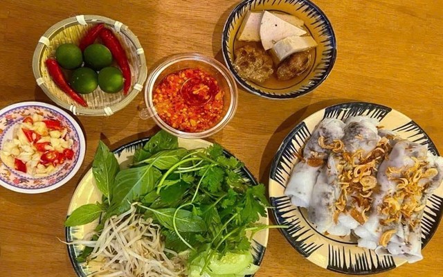 Tiệm Ăn Chả Lá - Bánh Cuốn Nóng, Bún Chả Hà Nội & Bún Thịt Nướng