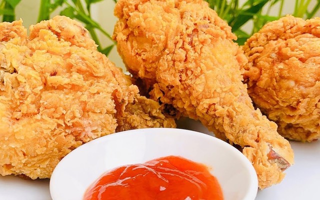 Tiệm Gà Rán, Trà Sữa & Mì Xào - Út Loan