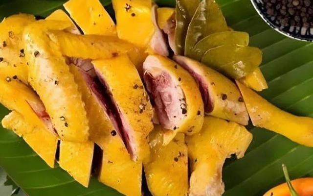 Tiệm Gà Luộc Trần Cung - Xuân La