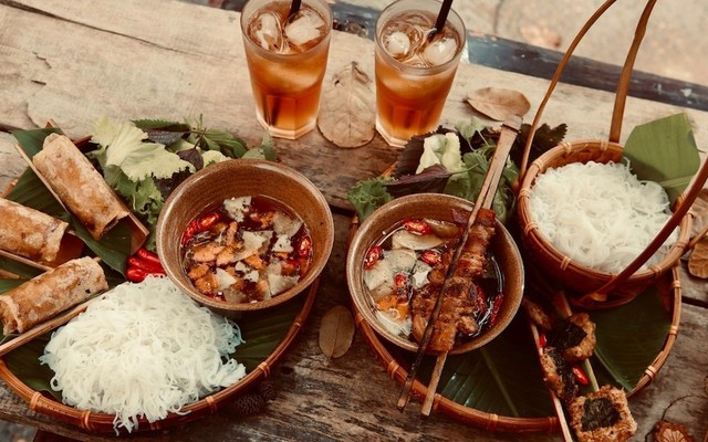 Quán Bún Chả Hà Nội, Bún Đậu Mắm Tôm & Bún Thịt Nướng - Tô Ký