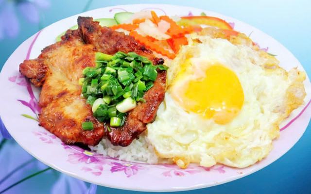 Bếp Cô Phượng - Bánh Mì Chảo & Cơm Tấm