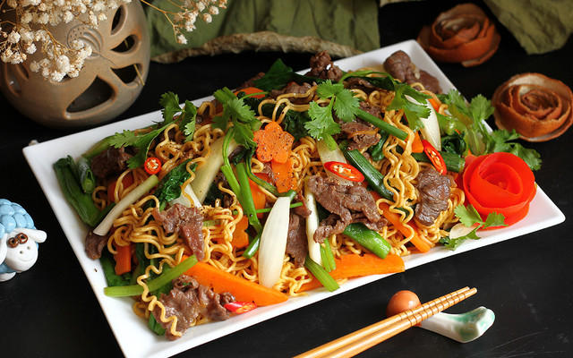 Quán Phá Lấu - Mì Xào & Xiên Que Trần Phú - Phạm Vấn