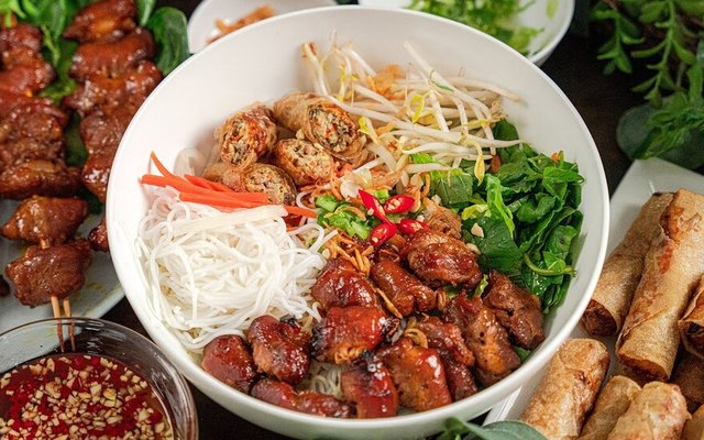 Bánh Mì & Cơm Tấm - Bún Thịt Nướng Hai Sang