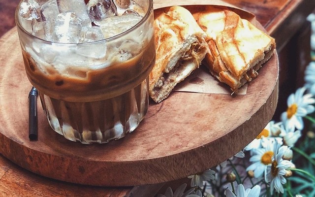 Tiệm Cà Phê Góc Của Hiên