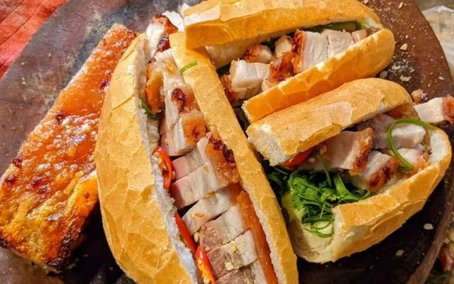 Bánh Mì Heo Quay A Huy