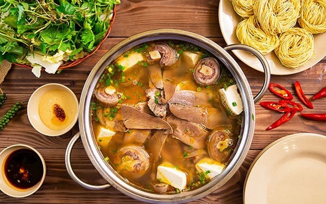 Lẩu Bò Quang Hoàng Phát - Cách Mạng Tháng 8