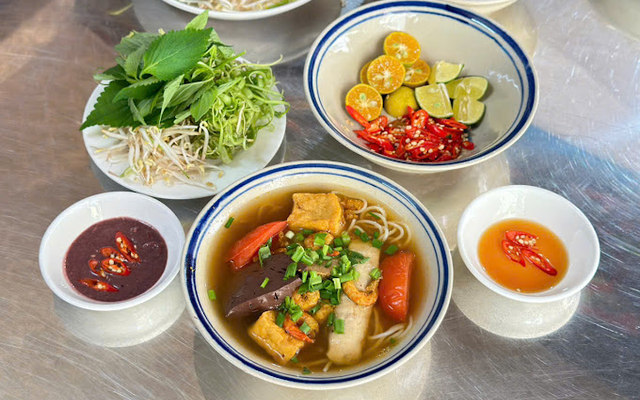 Bún Riêu Cô Tư - 270 Nguyễn Chí Thanh