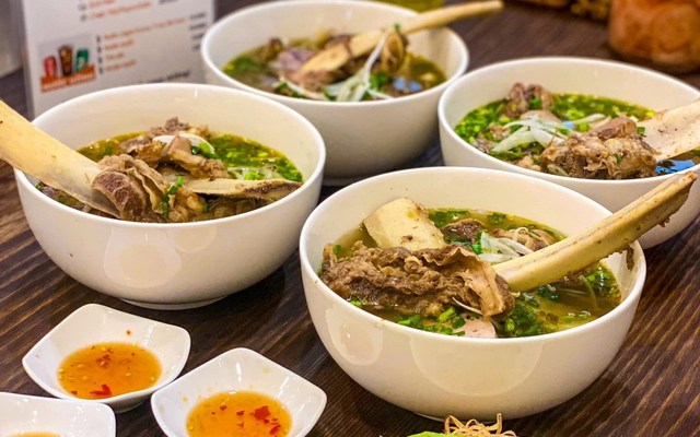 Bún Bò - Bò Kho 372 - Tùng Thiện Vương