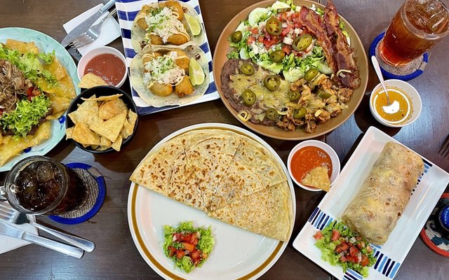 Tippy’s The Dive Mexican Food