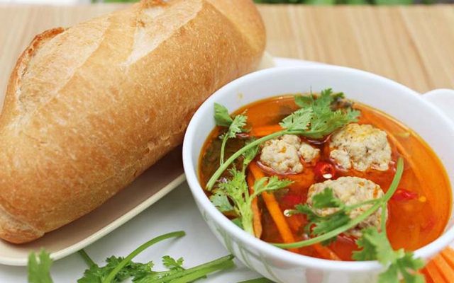 Hương Vị Đà Lạt - Bánh Mì Xíu Mại Chấm & Bánh Bèo Chén - Phong Phú