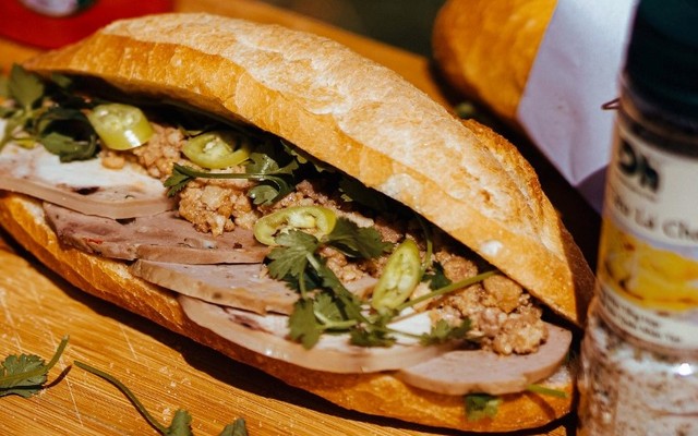 Bánh Mì Hồng Vân - Chi Nhánh 1156 Quang Trung