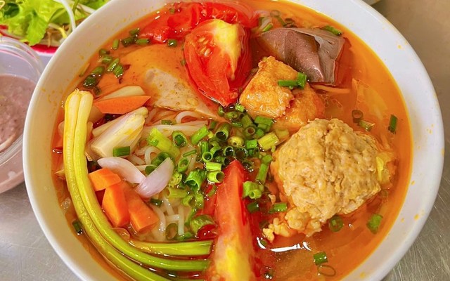 Bún Riêu Cua Bơ - 10 Đặng Thái Thân