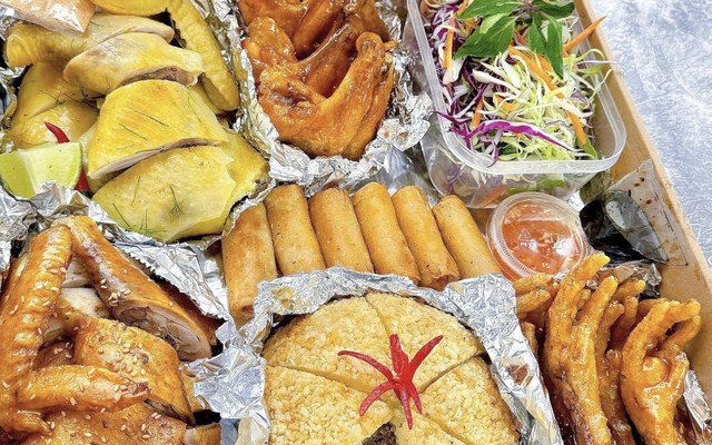 Mẹt Gà Đủ Món Liên Diệp - Bình Chuẩn