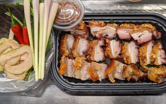 Bánh Mì Ba Hoàng - Thịt Nướng Lu & Xiên Nướng - 302 Hoàng Diệu