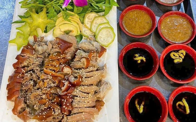 Cúc Phương NB - Dê Quay & Gà Đồi