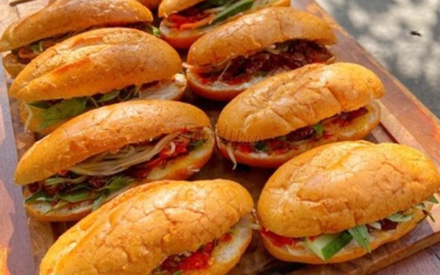 Bánh Mì Chuột Ông Lý - 288 Bế Văn Đàn