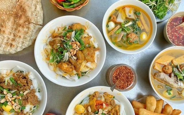 Cô Hòa - Bánh Canh & Mì Quảng - 34 Ông Ích Đường