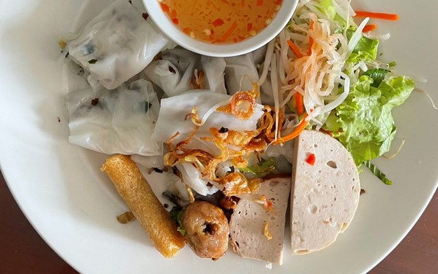 Bánh Cuốn & Bánh Ướt Chị Loan - Âu Dương Lân