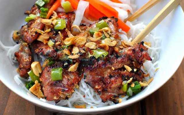 Bánh Bèo Nóng, Bún Thịt Nướng & Bún Mắm Nêm - Kim Lan - 121A Trần Nhật Duật