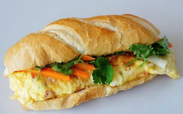 Bánh Mì Chả Cá 77 - 88 Nguyễn Huệ