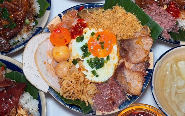 Tiệm Xôi Mực Quốc Dân - 117 Đống Đa