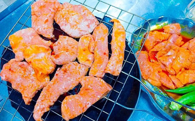 Vú Heo Ướp Sẵn & Thực Phẩm Đông Lạnh Thư Food - Hoa Thị