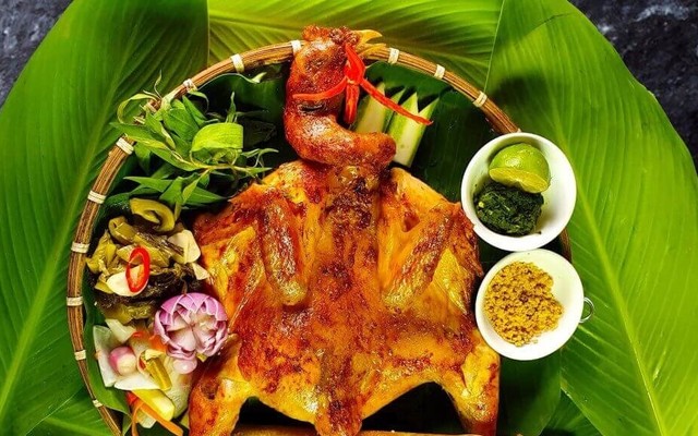 Gà Nướng Cơm Lam 68 - Lê Văn Lương