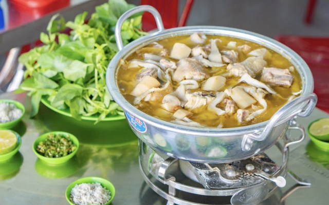 Lẩu Gà Lá É TAO NGỘ - Hoàng Hoa Thám