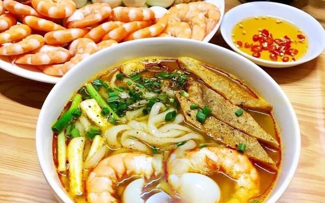 Bánh Canh Bà Mười - 175 Lê Độ