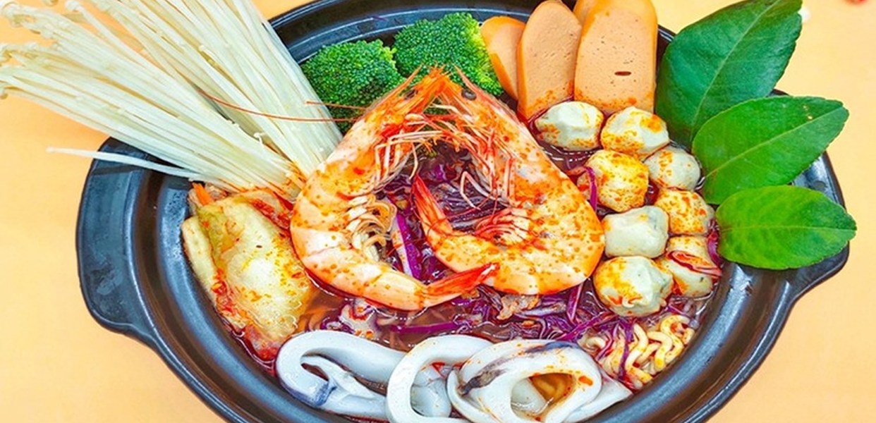 Ăn Vặt Bơ Food - Mì Cay, Mì Ý & Cá Viên Chiên - Nguyễn Ái Quốc